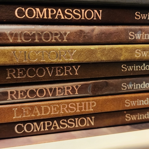 Bible Study books by Chuck Swindoll - Picture 2 of 2